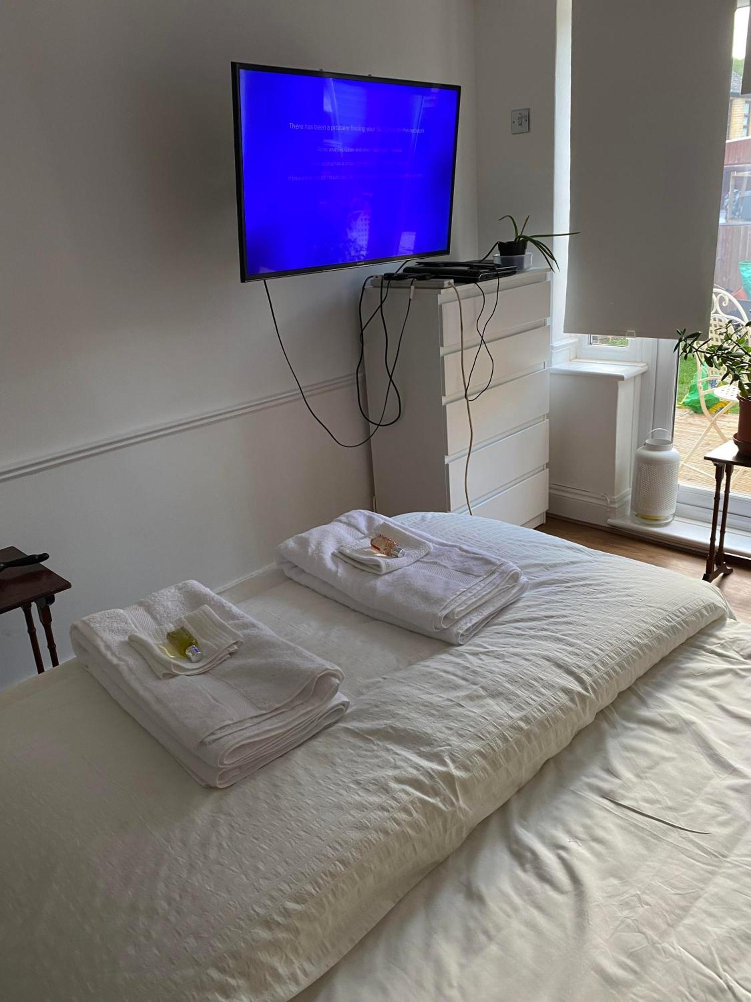 Pond Cottage Purley Bagian luar foto